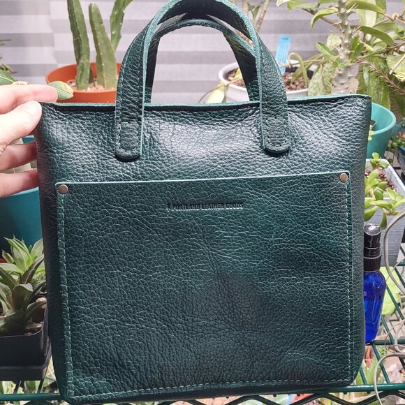 Portland Leather mini crossbody bag with zipper, NIB - Picture 2 of 7